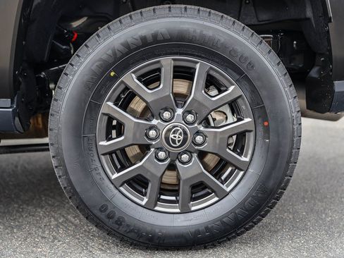 Certified 2025 Toyota 4Runner SR5 image 7