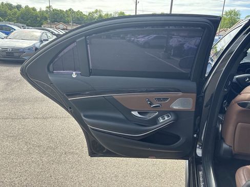 Used 2016 Mercedes-Benz S 550 4MATIC Sedan image 16