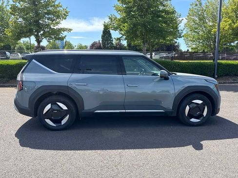 Used 2024 Kia EV9 Wind AWD/4WD image 8