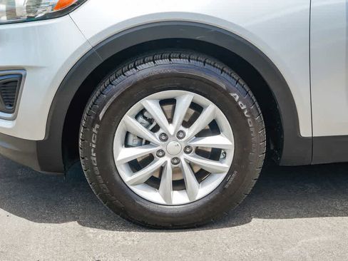 Used 2017 Kia Sorento L FWD image 10