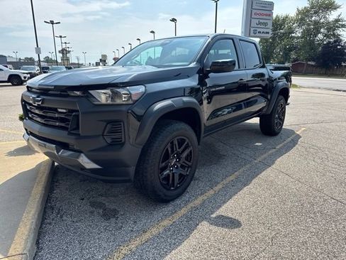 Used 2024 Chevrolet Colorado Trail Boss w/ Advanced Trailering Package AWD/4WD image 1