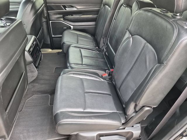 Used 2024 Jeep Wagoneer Series II w/ Flexible Seating Group AWD/4WD image 18