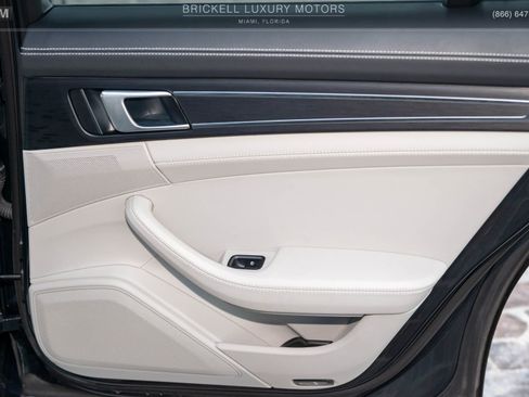 Used 2022 Porsche Panamera GTS image 18