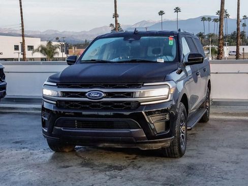 Used 2024 Ford Expedition Max XLT image 4