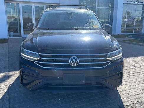 Certified 2022 Volkswagen Tiguan SE image 2