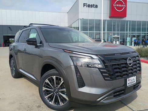 New 2026 Nissan Pathfinder Platinum image 1