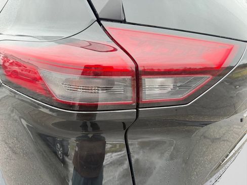 Certified 2025 Nissan Rogue S image 21