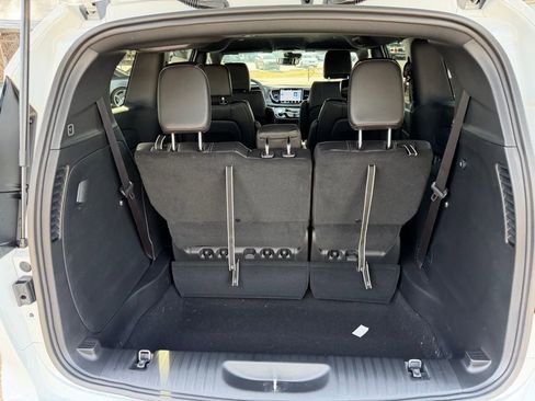 New 2026 Chrysler Pacifica Select FWD image 39
