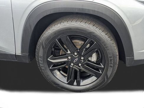 Used 2025 Chevrolet Trax ACTIV w/ Sunroof Package image 19