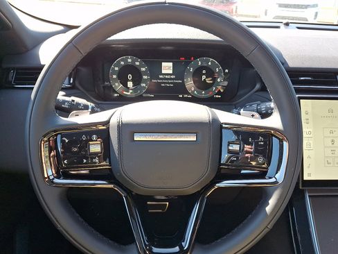 Certified 2025 Land Rover Range Rover Velar Dynamic SE image 6