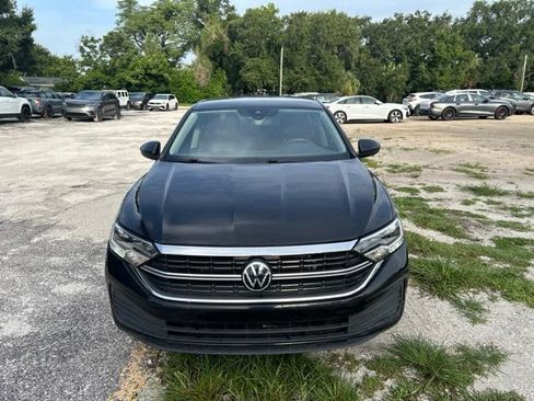 Used 2023 Volkswagen Jetta SE w/ Panoramic Sunroof Package FWD image 16