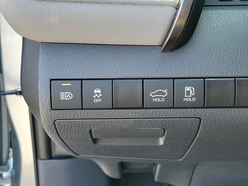 Used 2023 Toyota Camry SE image 31