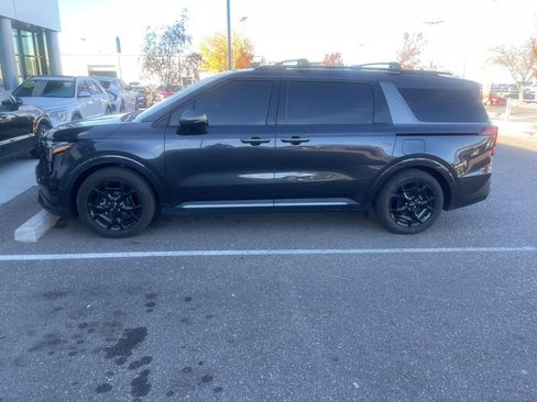 Used 2025 Kia Carnival SX image 2