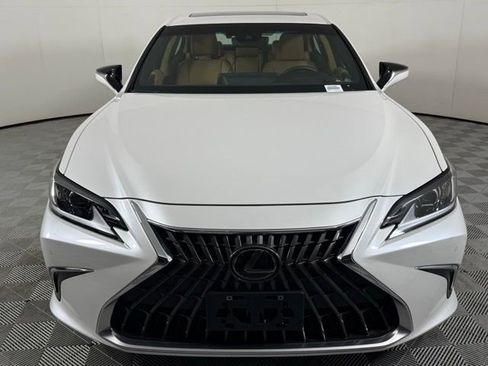 Certified 2023 Lexus ES 300h w/ Luxury Package image 11