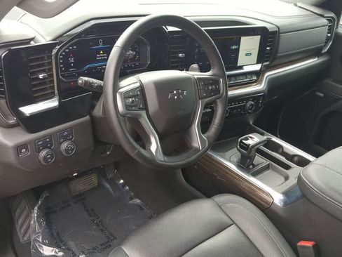 Used 2025 Chevrolet Silverado 1500 RST w/ Convenience Package II image 10
