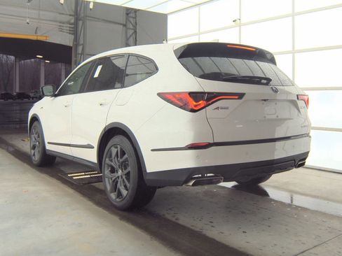 Used 2023 Acura MDX A-Spec image 5