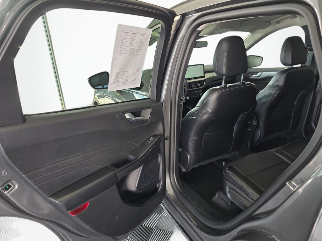 Used 2024 Ford Escape Platinum AWD/4WD image 34