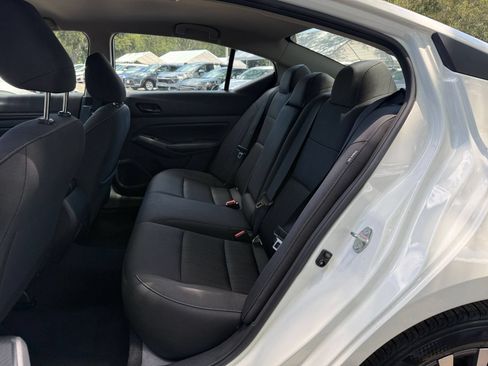 Used 2025 Nissan Altima 2.5 SV FWD image 36