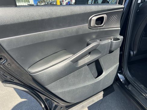 Used 2023 Kia Sorento LX image 22