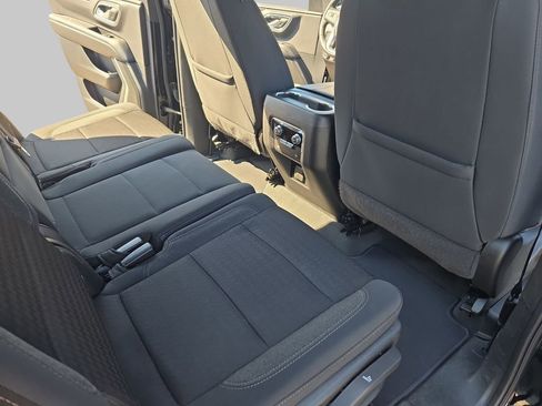 Used 2024 GMC Yukon SLE image 12