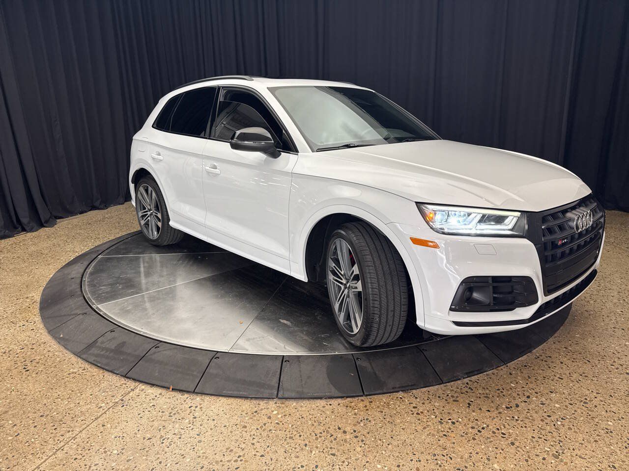 Used 2020 Audi SQ5 Premium Plus w/ Premium Plus Package AWD/4WD image 8