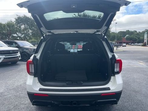 Used 2025 Ford Explorer ST-Line w/ Premium Package image 11