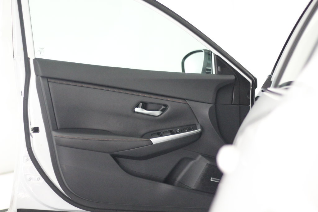 Used 2022 Nissan Sentra SR w/ SR Premium Package FWD image 40