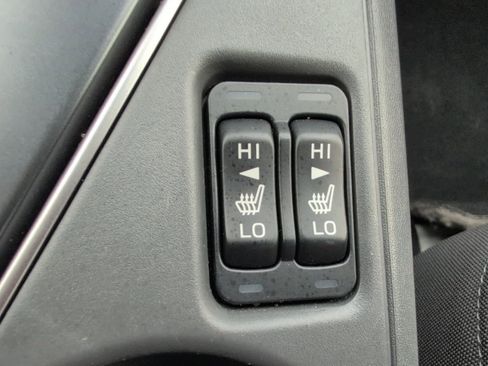 Used 2024 Subaru Crosstrek 2.0i Premium image 3