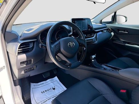 Used 2022 Toyota C-HR Limited image 24