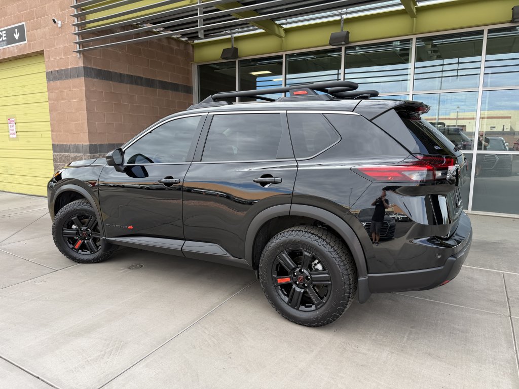 Used 2025 Nissan Rogue SV w/ Rock Creek Premium Package AWD/4WD image 5