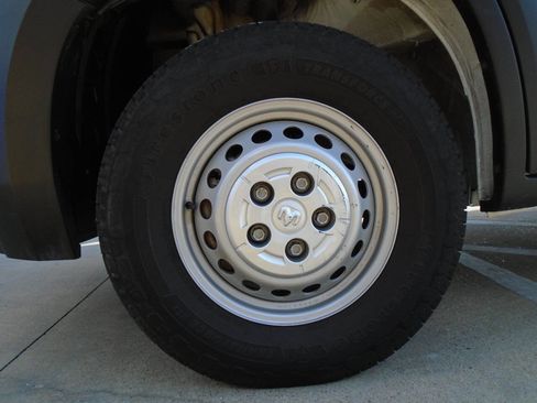 Used 2025 RAM ProMaster 2500 w/ Convenience Group image 26