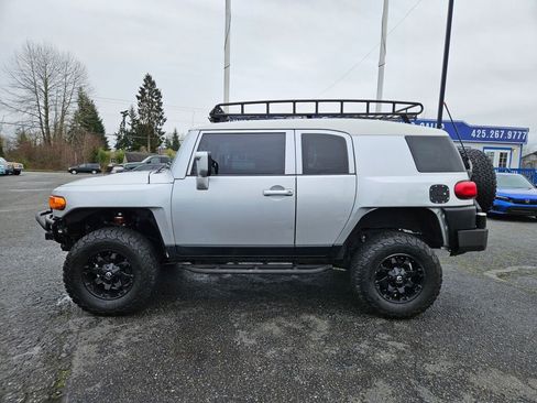 Used 2007 Toyota FJ Cruiser 4WD image 2