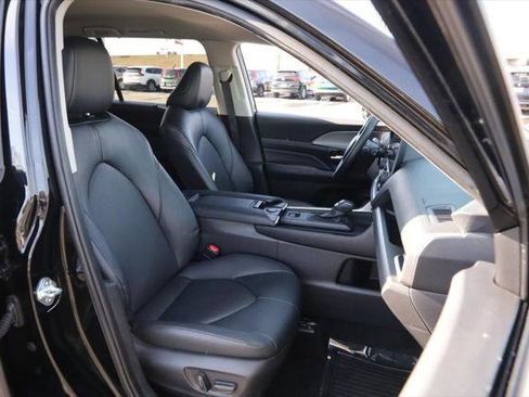 Certified 2025 Toyota Grand Highlander XLE image 27