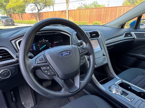 Used 2020 Ford Fusion SE image 20