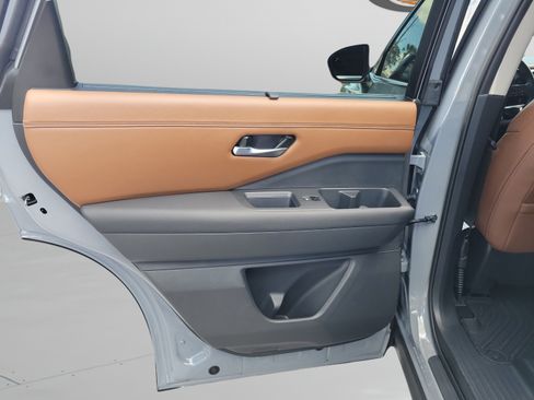 Used 2025 Nissan Pathfinder Platinum w/ Cargo Package FWD image 11
