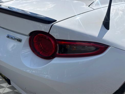 Used 2020 MAZDA MX-5 Miata RF Club RWD image 23