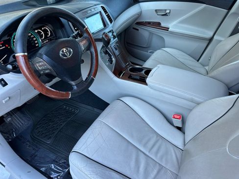 Used 2010 Toyota Venza AWD image 9