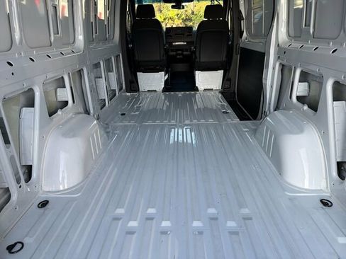 Used 2024 Mercedes-Benz Sprinter 2500 image 17