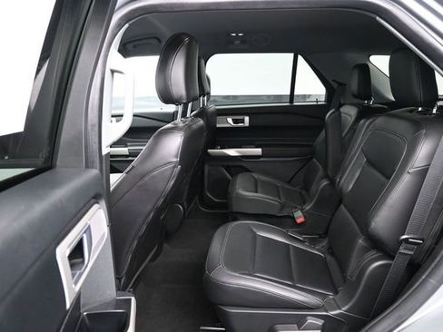 Used 2023 Ford Explorer XLT w/ Equipment Group 202A AWD/4WD image 14