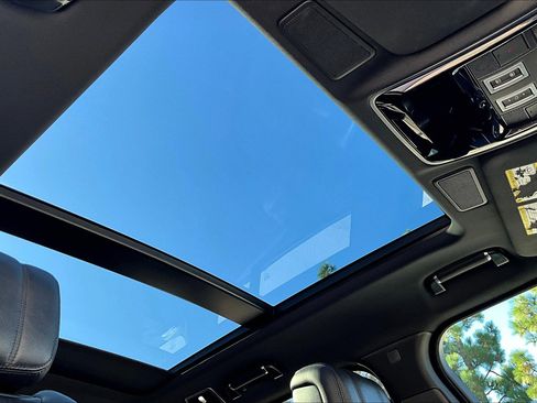 Used 2020 Land Rover Range Rover SWB image 29