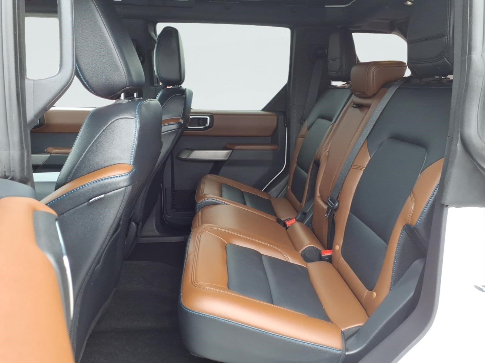 Used 2023 Ford Bronco Outer Banks AWD/4WD image 16