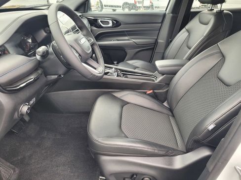 New 2026 Jeep Compass Latitude image 11