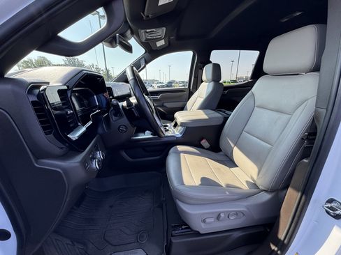 Used 2023 GMC Sierra 1500 SLT w/ SLT Premium Package image 11