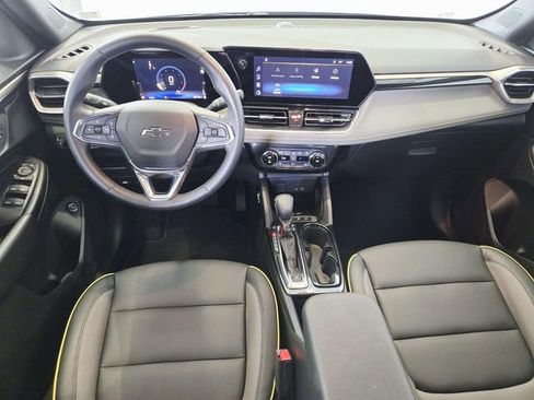 Used 2025 Chevrolet TrailBlazer ACTIV w/ Convenience Package image 6