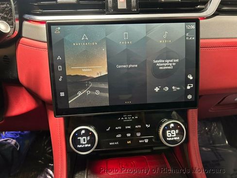 Used 2024 Jaguar F-PACE SVR image 25