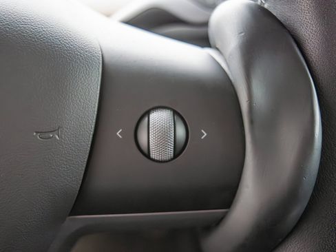 Used 2021 Tesla Model 3 Long Range image 16