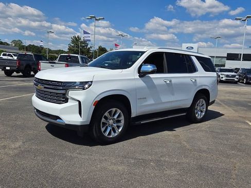 Used 2024 Chevrolet Tahoe Premier RWD image 3