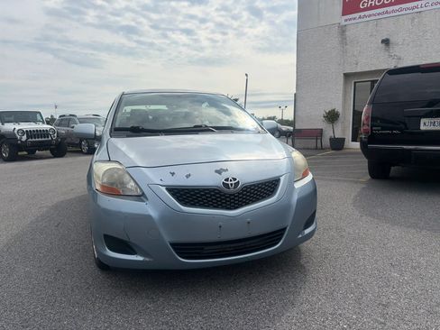 Used 2010 Toyota Yaris Sedan FWD image 4