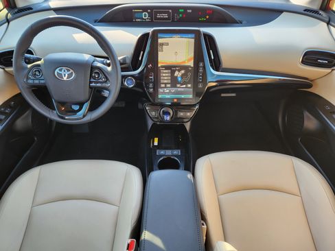 Used 2019 Toyota Prius L image 36