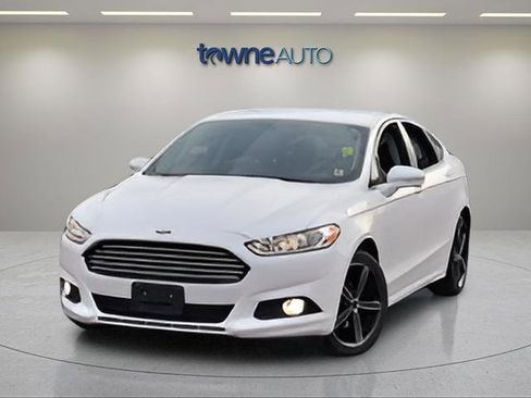 Used 2016 Ford Fusion SE w/ Equipment Group 202A FWD image 9